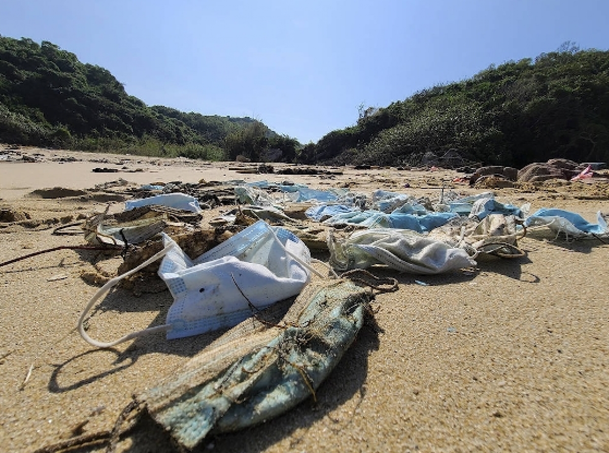 Mascarillas en la playa