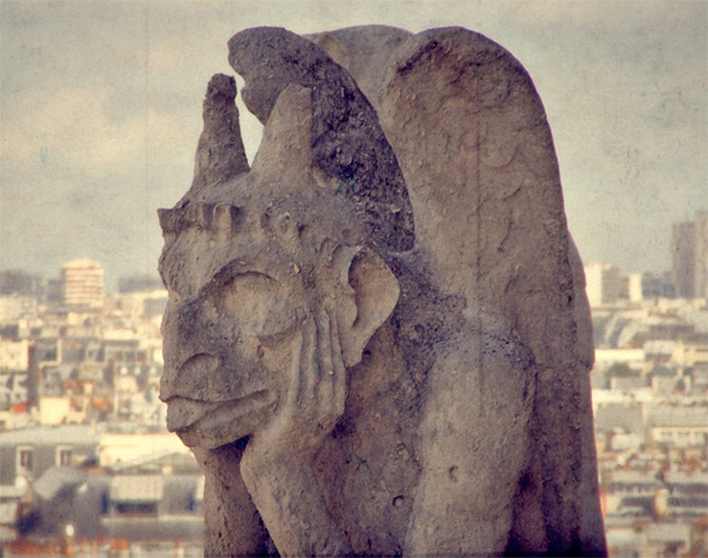 La estirge, quimera de Notre Dame, París Quimera y ciudad